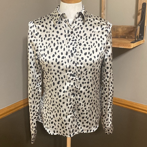 Sincerely Jules tan & black animal print long sleeve button down blouse size M - Picture 1 of 8